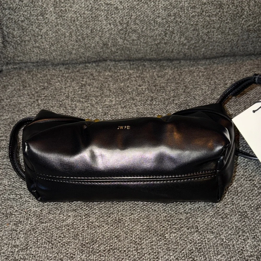 Elegant Black and Gold Women's Bag - Picture 9 of 12